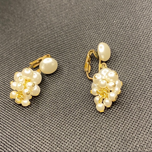 Vintage Faux Pearl Clip Earrings - Picture 4 of 5